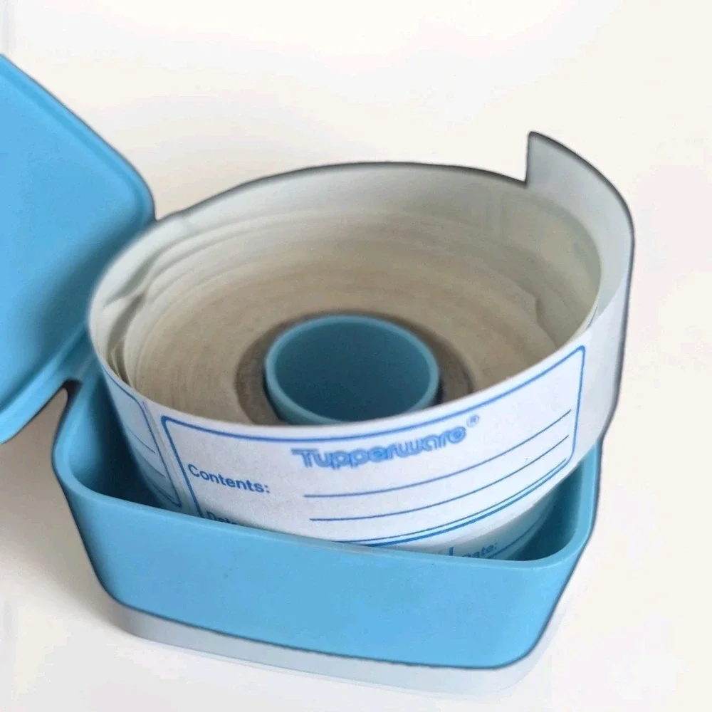 Tupperware vintage aqua